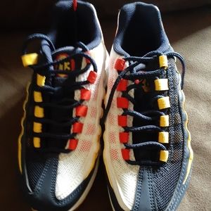 Nike Air Size 4.5 Youth Sneakers